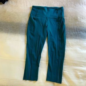 Lululemon crop yoga pants